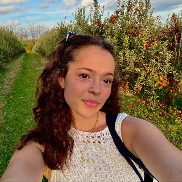 Meet your Posher, Amalia - Picture 1 of 1